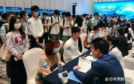 劳务派遣改叫“人力资源服务”，企业接连换招牌，背后究竟变了什么？